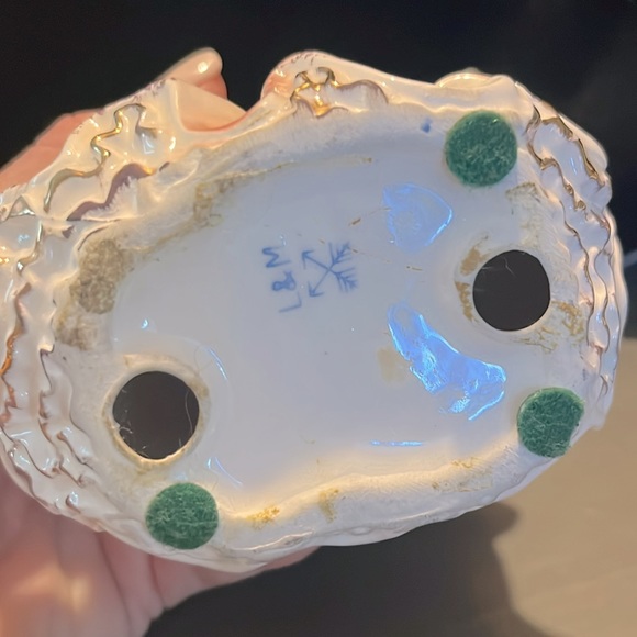 Vintage Lipper & Mann Fine China Figurine Lady in Dress w/ Muzzler NO ISSUES - Picture 7 of 7